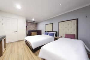 central hotel
