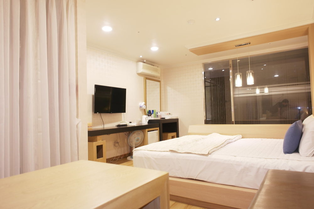 central hotel
