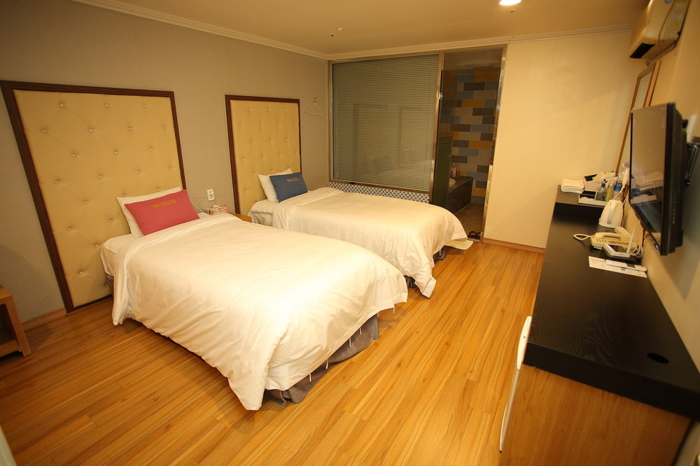 central hotel