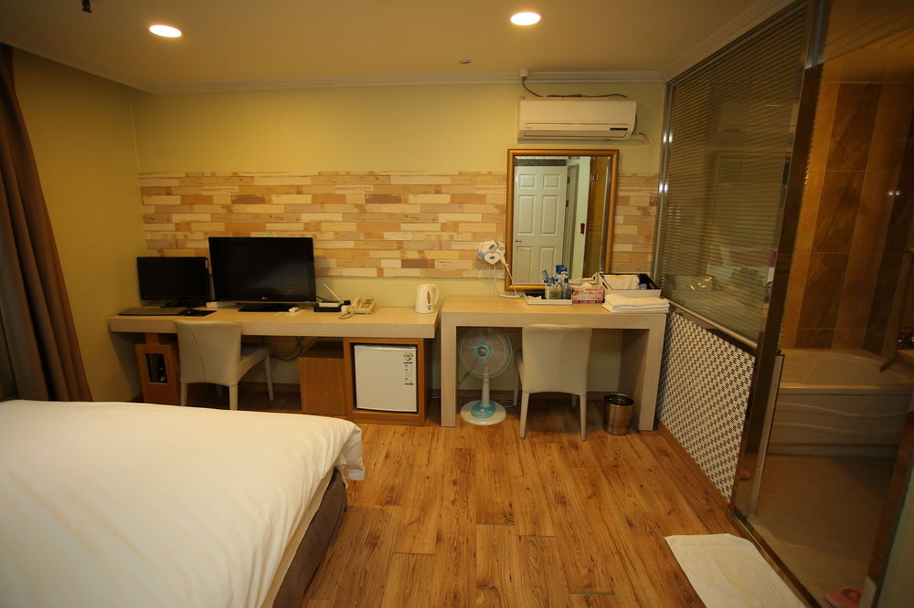central hotel