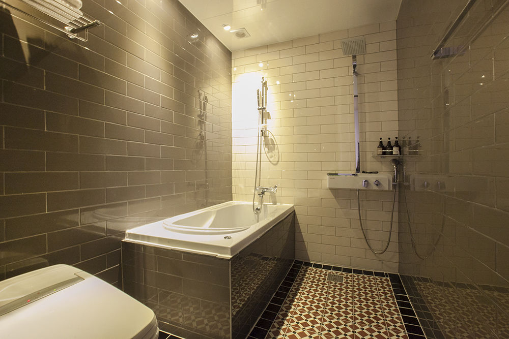 brown dot hotel