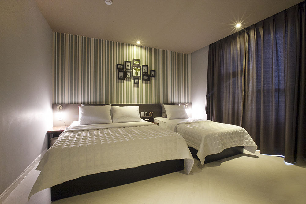 brown dot hotel