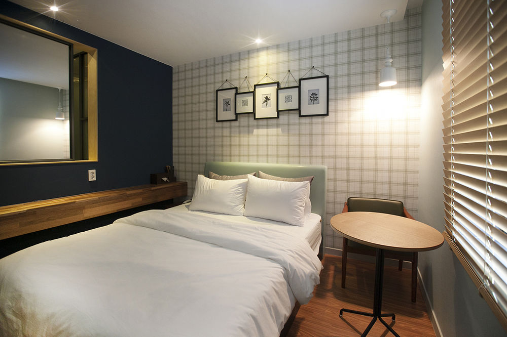 brown dot hotel