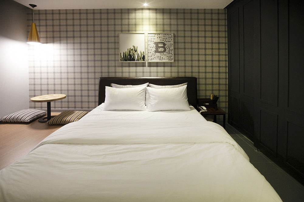brown dot hotel