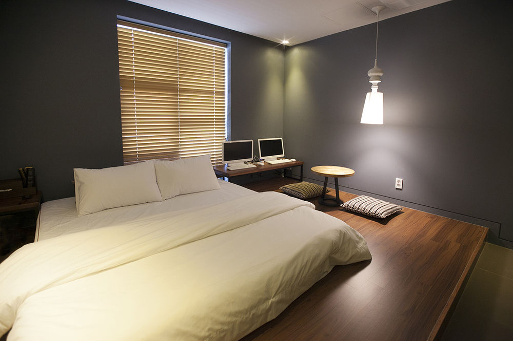 brown dot hotel