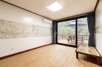 yeoninsan hot spring resort