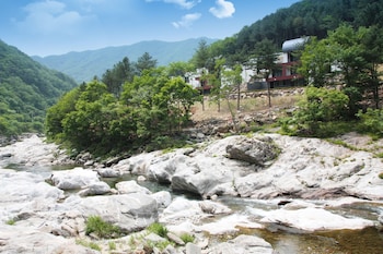 Yeoninsan Hot Spring Resort,Near Jomurak Valley,3 star