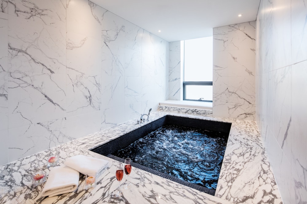 ramada seoul sindorim hotel