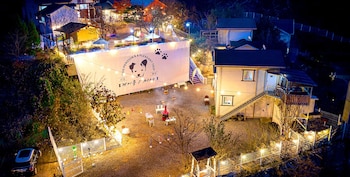 J Mong,Near Homyeong Lake Park,3 star