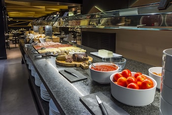hotel roc meler