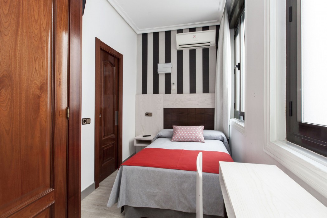 hostal castilla i atocha