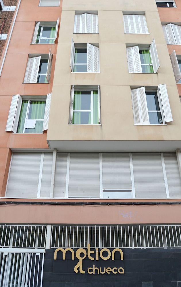 motion chueca hostel