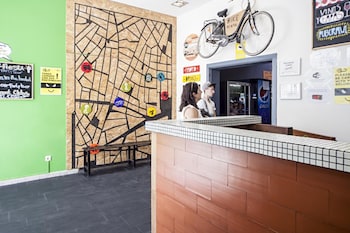 motion chueca hostel