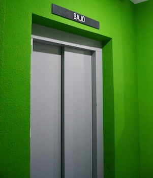 motion chueca hostel