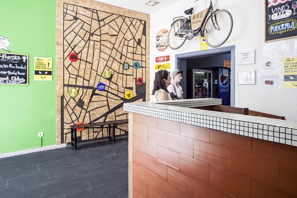 motion chueca hostel