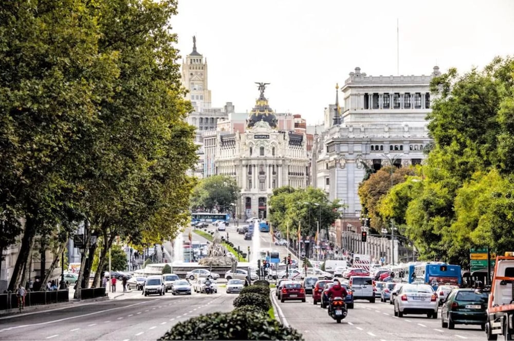 motion chueca hostel