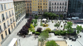 motion chueca hostel