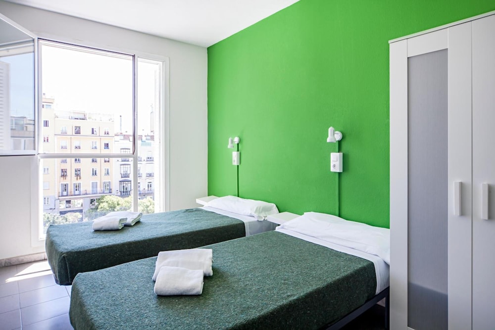 motion chueca hostel