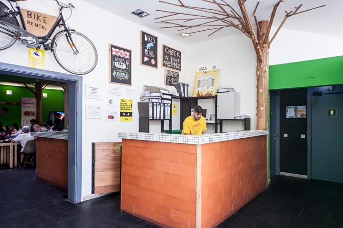 motion chueca hostel