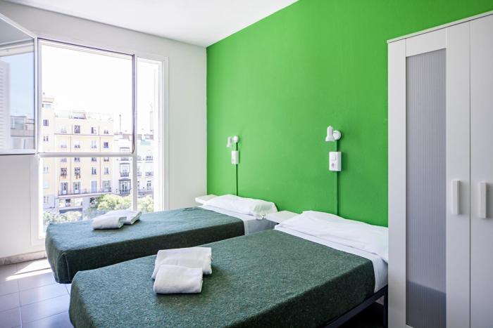 motion chueca hostel