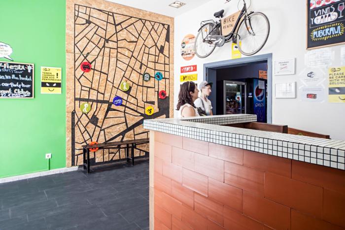 motion chueca hostel