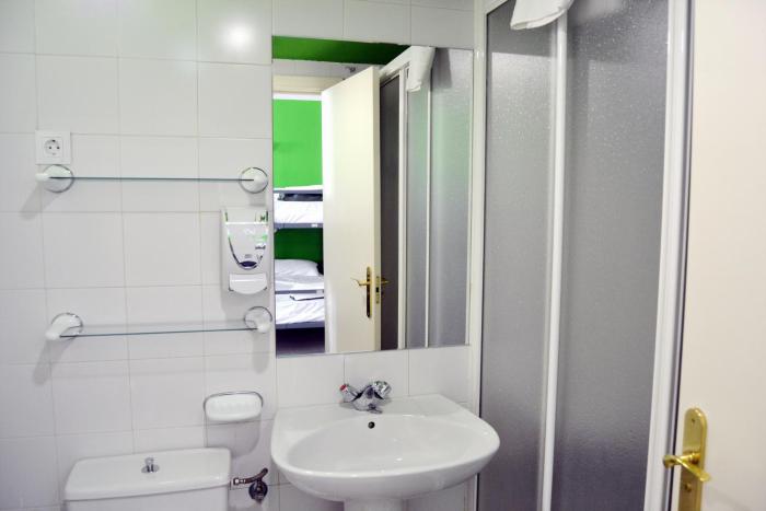 motion chueca hostel