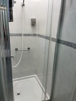 Hostel Almansa,Área Metropolitana Y Corredor Del Henares>>Madrid,2 star