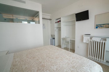 hostal marina cadaques