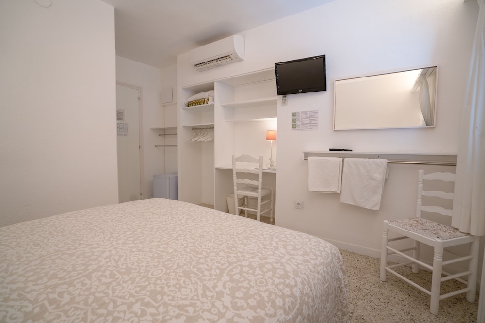 hostal marina cadaques