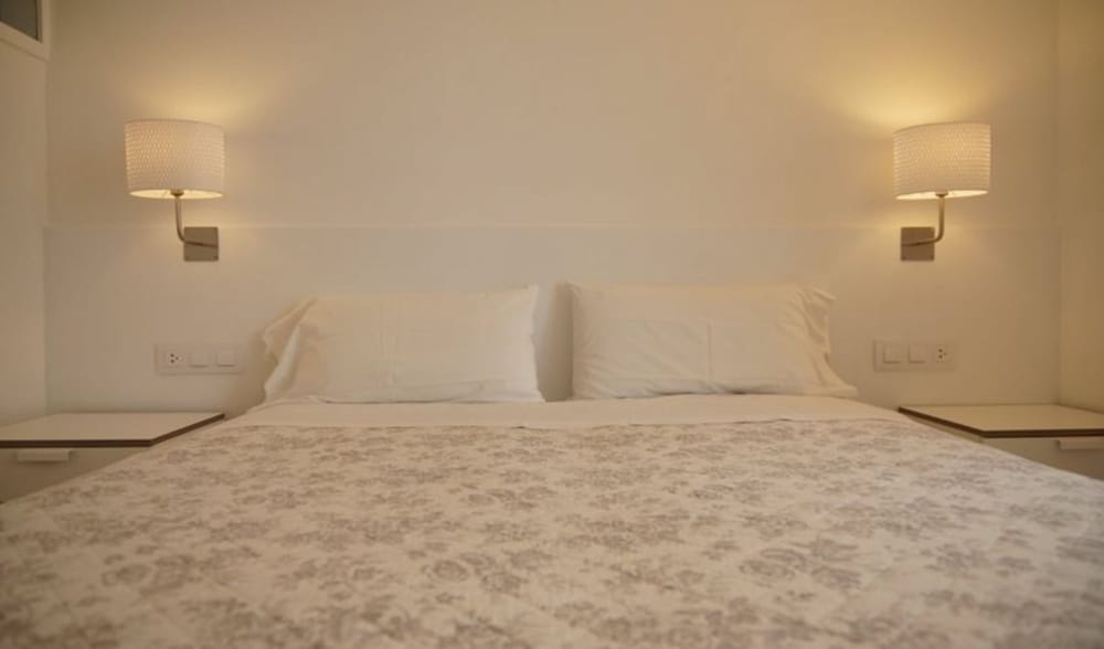 hostal marina cadaques