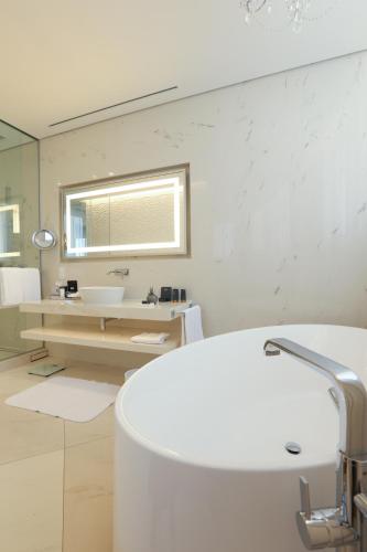 Mondrian Doha,Doha>>Al Rayyan,5 star