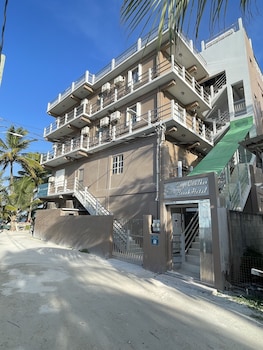 caye caulker beach hotel