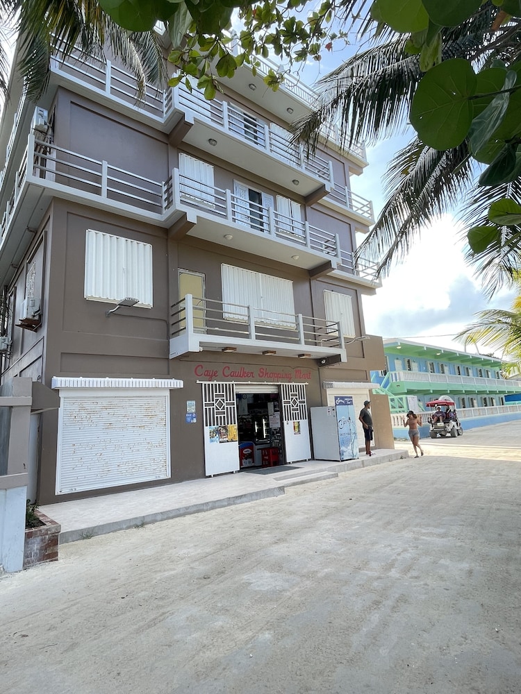 caye caulker beach hotel