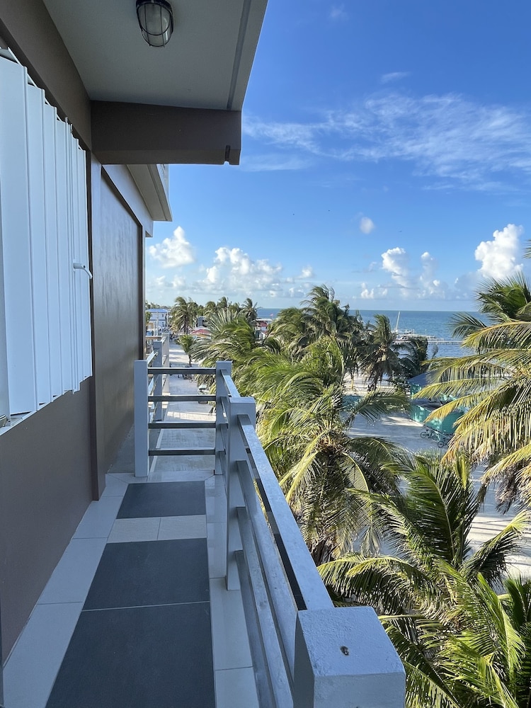 caye caulker beach hotel