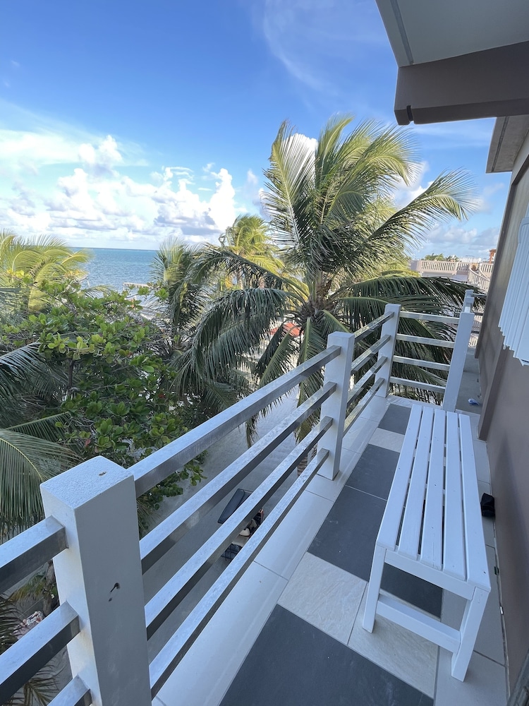 caye caulker beach hotel