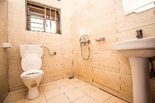Giraffe Park Hotel,Kyambogo>>Kampala,2.5 star
