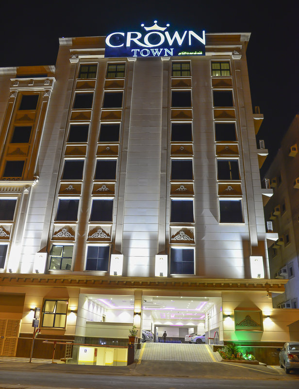 crown town hotel