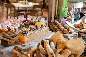 radisson hotel and apartments dammam industrial city