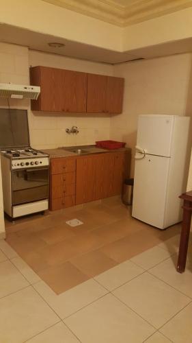 Alkhaleej Hotel Apartments,Near University Of Jordan,3 star