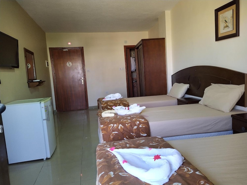 baraka al aqaba hotel suites