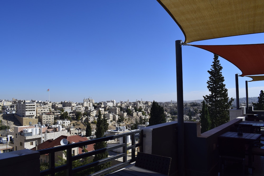 shams al weibdeh hotel apartment