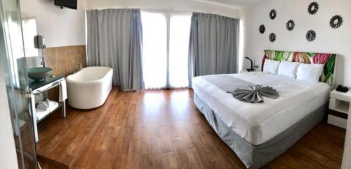 Container Inn Hotel Aeropuerto,Guadalajara>>Costa Careyes,3 star