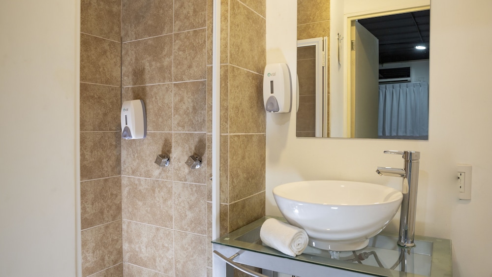 container inn hotel aeropuerto