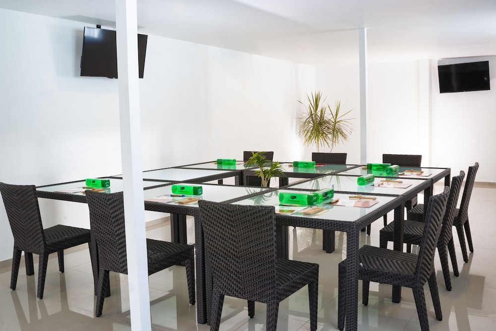 container inn hotel aeropuerto