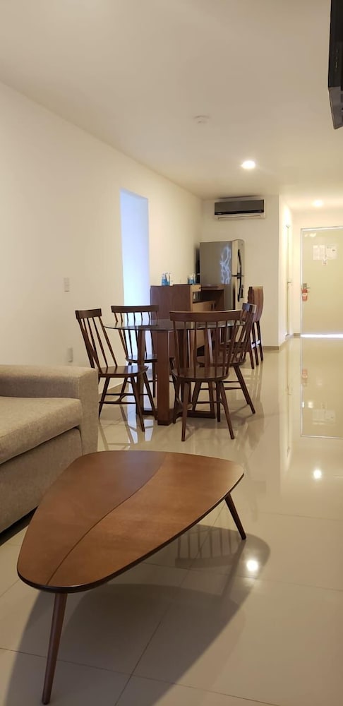 container inn hotel aeropuerto