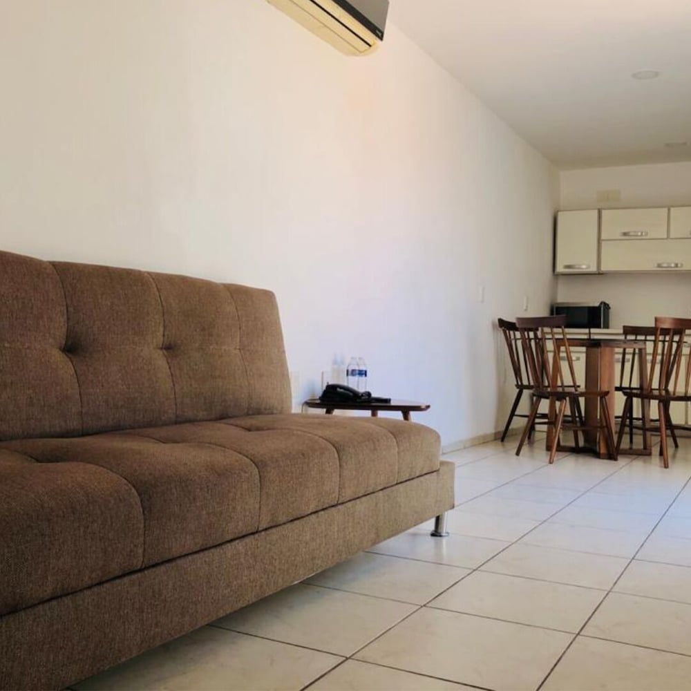 container inn hotel aeropuerto