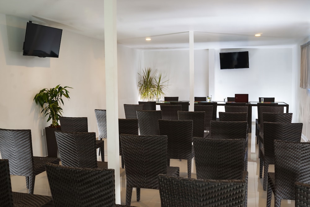 container inn hotel aeropuerto