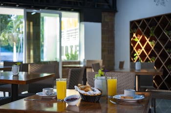 container inn hotel aeropuerto