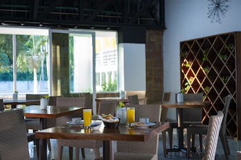 container inn hotel aeropuerto