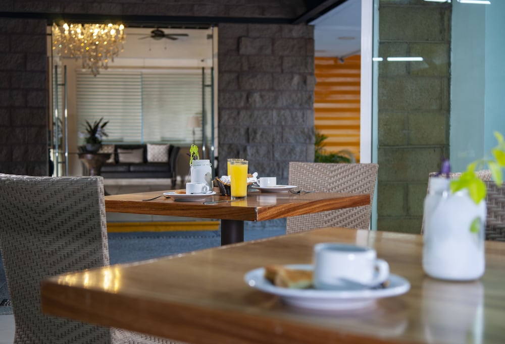 container inn hotel aeropuerto